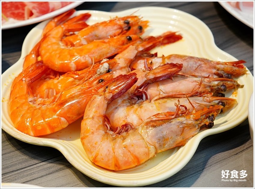 【台北美食】好食多涮涮鍋(雙城店)．超萌粉紅熊泡湯!四人份豪華海陸饗宴、超大肉盤、黃金海鮮船，飽到天靈蓋不誇張!