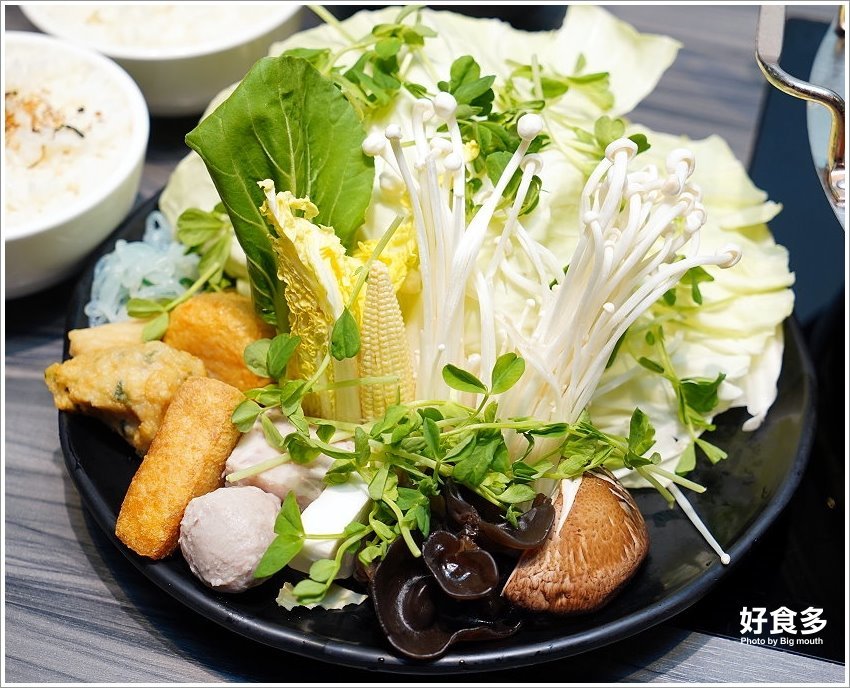 【台北美食】好食多涮涮鍋(雙城店)．超萌粉紅熊泡湯!四人份豪華海陸饗宴、超大肉盤、黃金海鮮船，飽到天靈蓋不誇張!