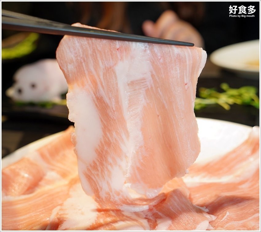 【台北美食】好食多涮涮鍋(雙城店)．超萌粉紅熊泡湯!四人份豪華海陸饗宴、超大肉盤、黃金海鮮船，飽到天靈蓋不誇張!