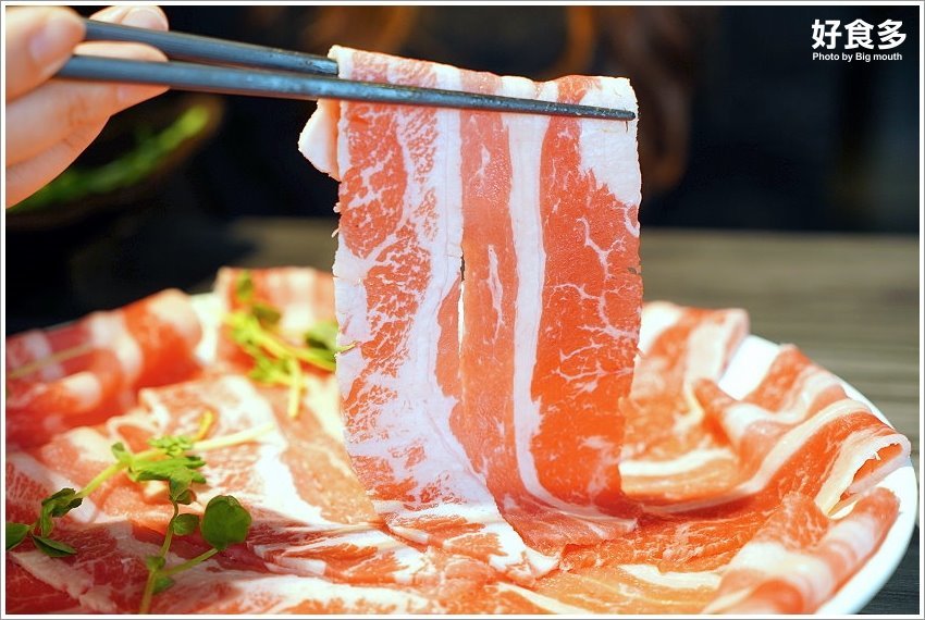 【台北美食】好食多涮涮鍋(雙城店)．超萌粉紅熊泡湯!四人份豪華海陸饗宴、超大肉盤、黃金海鮮船，飽到天靈蓋不誇張!