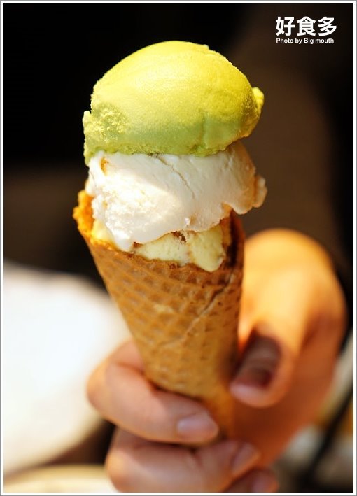 【台北美食】好食多涮涮鍋(雙城店)．超萌粉紅熊泡湯!四人份豪華海陸饗宴、超大肉盤、黃金海鮮船，飽到天靈蓋不誇張!