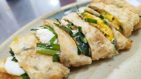 【台北美食】津津豆漿｜現點現做美味無法擋的酥脆韭菜炸蛋餅