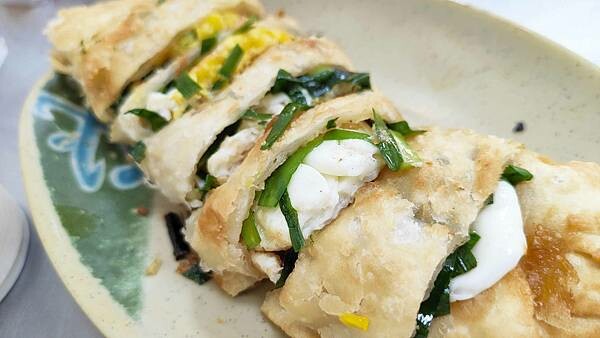 【台北美食】津津豆漿｜現點現做美味無法擋的酥脆韭菜炸蛋餅