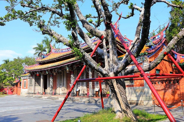 臺北孔廟：【台北景點】台北市孔廟~Q版造型的孔子爺爺公仔好可愛/沒想到孔廟也走這麼古錐的路線