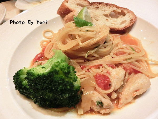 樂昂咖啡(健行店)：【台中食記】進擊吐司~領結吐司可愛登場!!義大利麵也非常美味!!@樂昂咖啡LOVE ONE CAFE(健行店)