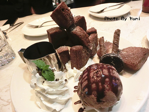 樂昂咖啡(健行店)：【台中食記】進擊吐司~領結吐司可愛登場!!義大利麵也非常美味!!@樂昂咖啡LOVE ONE CAFE(健行店)