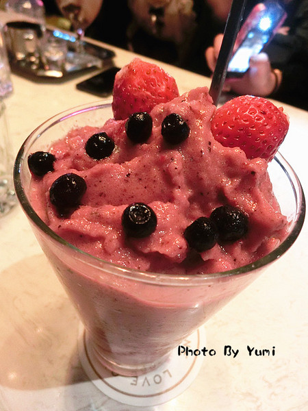 樂昂咖啡(健行店)：【台中食記】進擊吐司~領結吐司可愛登場!!義大利麵也非常美味!!@樂昂咖啡LOVE ONE CAFE(健行店)