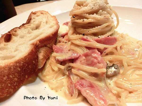 樂昂咖啡(健行店)：【台中食記】進擊吐司~領結吐司可愛登場!!義大利麵也非常美味!!@樂昂咖啡LOVE ONE CAFE(健行店)