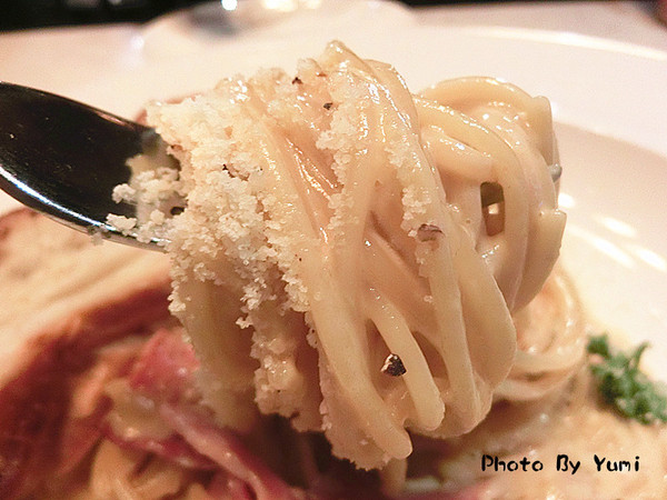 樂昂咖啡(健行店)：【台中食記】進擊吐司~領結吐司可愛登場!!義大利麵也非常美味!!@樂昂咖啡LOVE ONE CAFE(健行店)