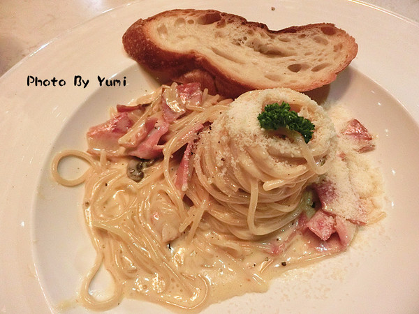 樂昂咖啡(健行店)：【台中食記】進擊吐司~領結吐司可愛登場!!義大利麵也非常美味!!@樂昂咖啡LOVE ONE CAFE(健行店)