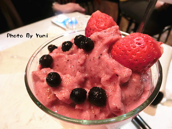 樂昂咖啡(健行店)：【台中食記】進擊吐司~領結吐司可愛登場!!義大利麵也非常美味!!@樂昂咖啡LOVE ONE CAFE(健行店)