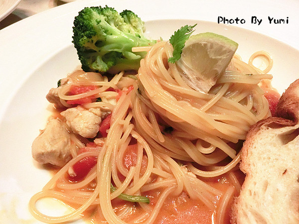 樂昂咖啡(健行店)：【台中食記】進擊吐司~領結吐司可愛登場!!義大利麵也非常美味!!@樂昂咖啡LOVE ONE CAFE(健行店)