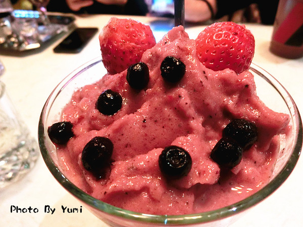 樂昂咖啡(健行店)：【台中食記】進擊吐司~領結吐司可愛登場!!義大利麵也非常美味!!@樂昂咖啡LOVE ONE CAFE(健行店)