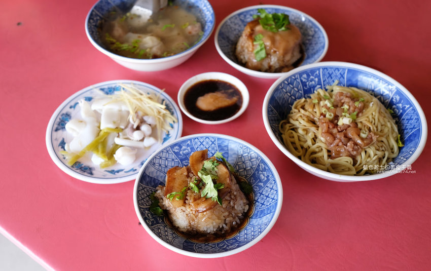 台中清水│清水高家筒仔米糕-清水低調老字號米糕,王塔米糕隔壁 - 藍色起士的美食主義