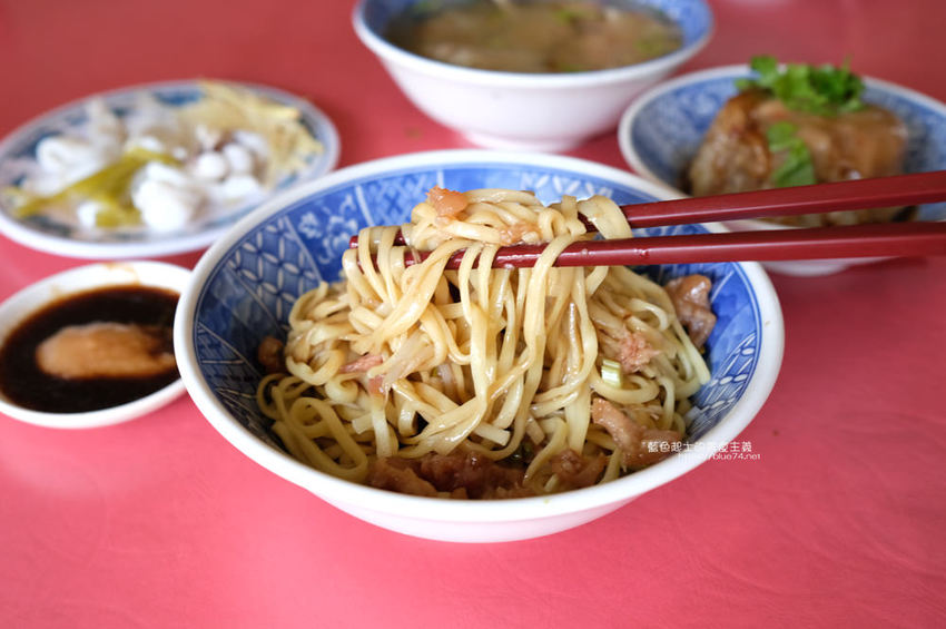 台中清水│清水高家筒仔米糕-清水低調老字號米糕,王塔米糕隔壁 - 藍色起士的美食主義