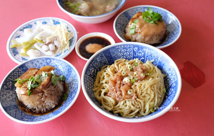 台中清水│清水高家筒仔米糕-清水低調老字號米糕,王塔米糕隔壁 - 藍色起士的美食主義