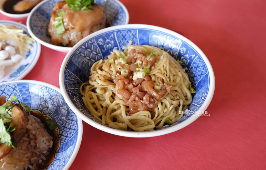 台中清水│清水高家筒仔米糕-清水低調老字號米糕,王塔米糕隔壁 - 藍色起士的美食主義