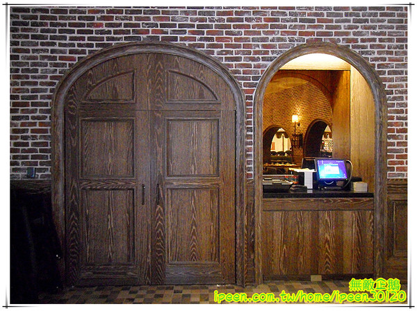 金色三麥:【台南-東區】彷若來到哈利波特的城堡...喝酒聊天的好地方...《金色三麥》 金色三麥:【台南-東區】彷若來到哈利波特的城堡...喝酒聊天的好地方...《金色三麥》