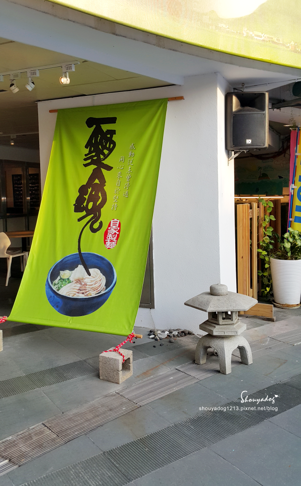 草悟廣場:【觀光景點】好逛好玩又好拍的草悟廣場 in台中