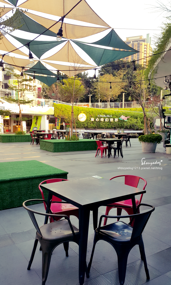 草悟廣場:【觀光景點】好逛好玩又好拍的草悟廣場 in台中