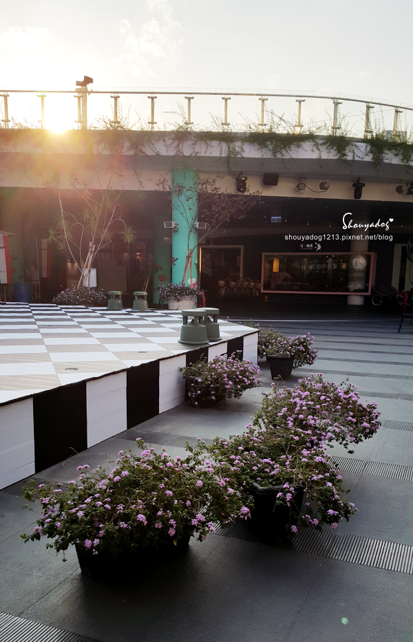 草悟廣場:【觀光景點】好逛好玩又好拍的草悟廣場 in台中