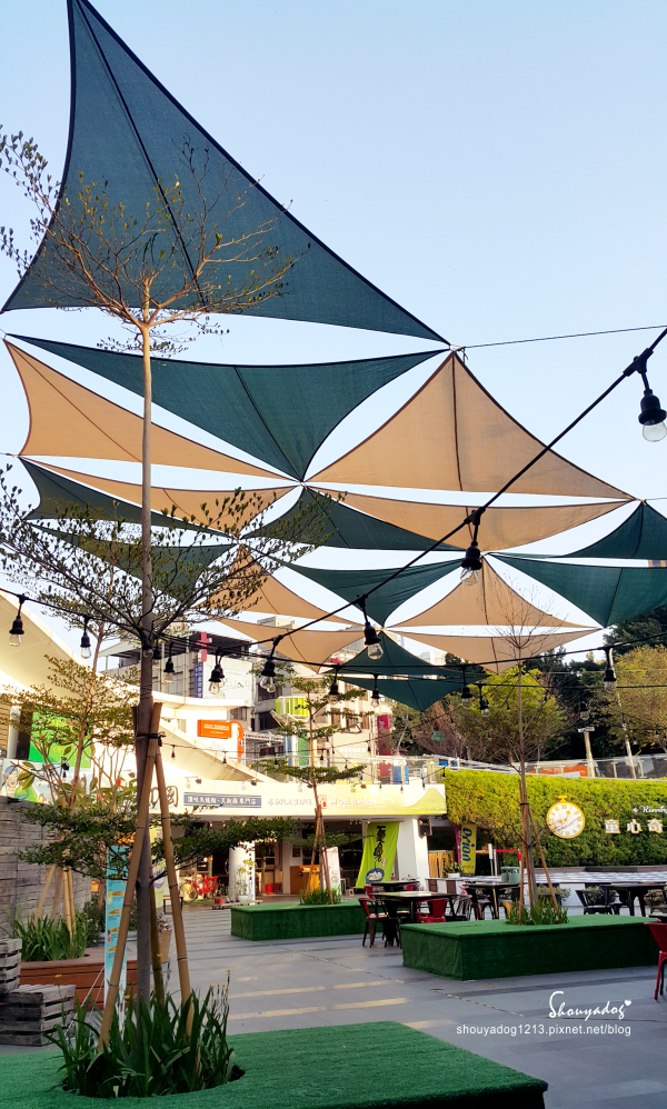 草悟廣場:【觀光景點】好逛好玩又好拍的草悟廣場 in台中