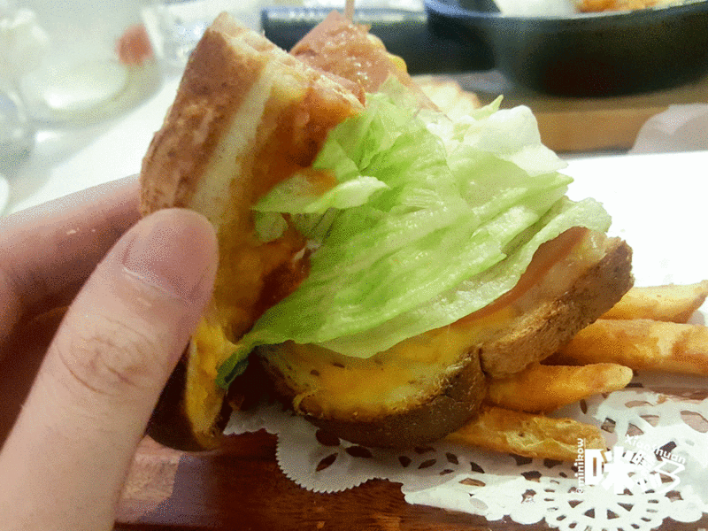 西門町餐廳~台北下午茶 Oyami Cafe 夢幻白馬童話法式鄉村風 義大利麵 鬆餅-ANIMATION.gif - 西門町餐廳~台北下午茶 Oyami Cafe 夢幻白馬童話法式鄉村風 義大利麵 鬆餅