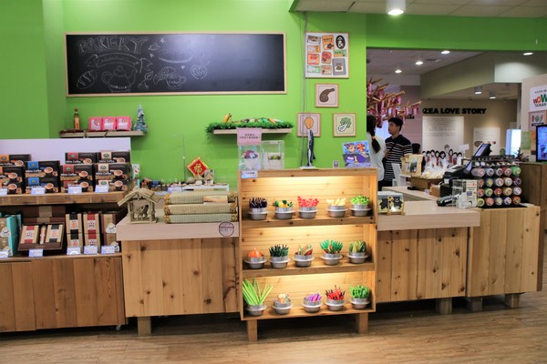 卡多利亞良食故事館:【台南後壁景點】卡多利亞良食故事館~便當工廠飄滿滷肉香,兒童遊樂設施,在地食材的歐式自助餐吃到飽