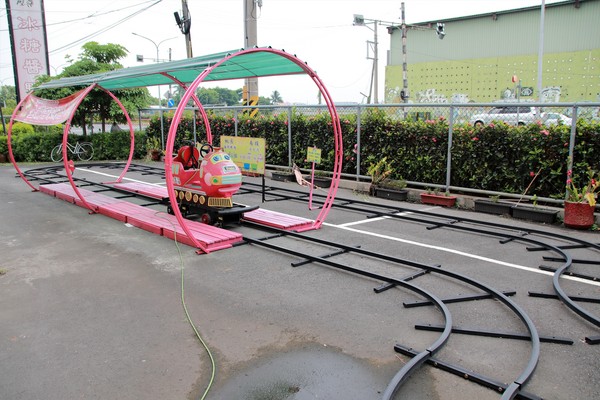 卡多利亞良食故事館:【台南後壁景點】卡多利亞良食故事館~便當工廠飄滿滷肉香,兒童遊樂設施,在地食材的歐式自助餐吃到飽