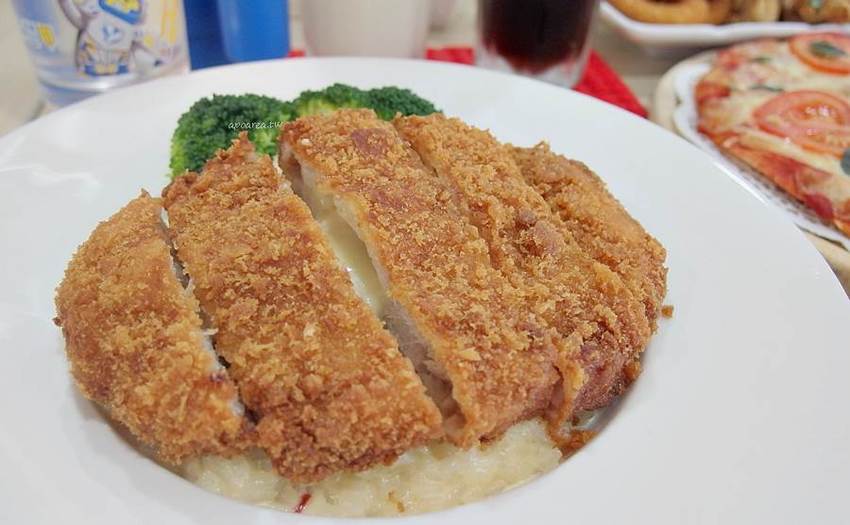 找樂子積木咖啡。隱藏巷弄內的樂高積木主題餐廳，推薦樂高迷必訪，台中友善親子餐廳 - 蘋果話日常