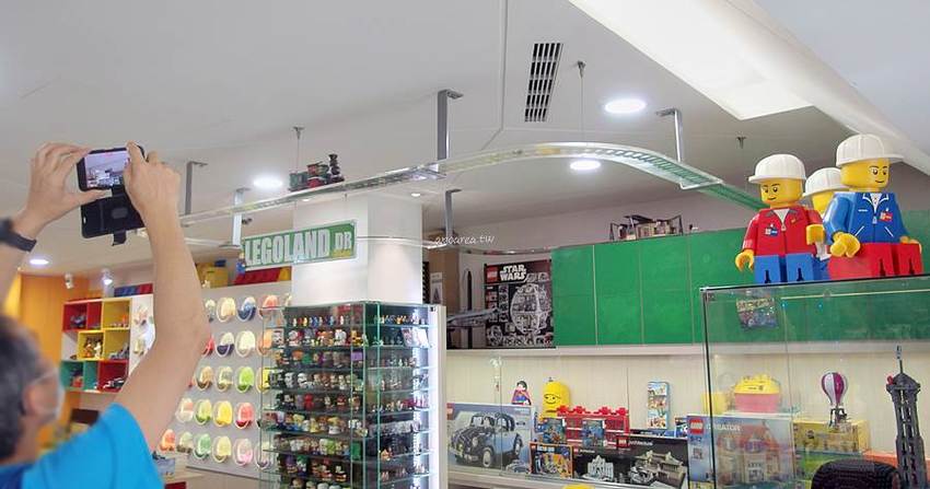 找樂子積木咖啡。隱藏巷弄內的樂高積木主題餐廳，推薦樂高迷必訪，台中友善親子餐廳 - 蘋果話日常