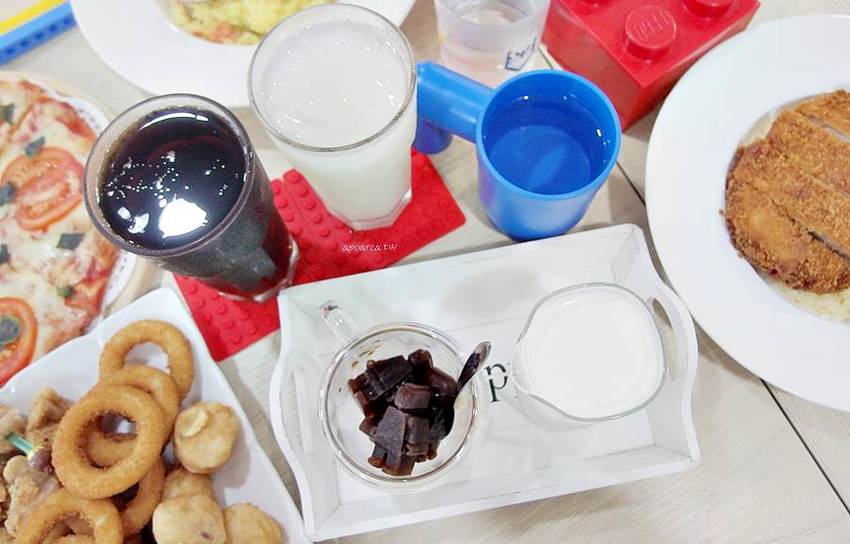 找樂子積木咖啡。隱藏巷弄內的樂高積木主題餐廳，推薦樂高迷必訪，台中友善親子餐廳 - 蘋果話日常