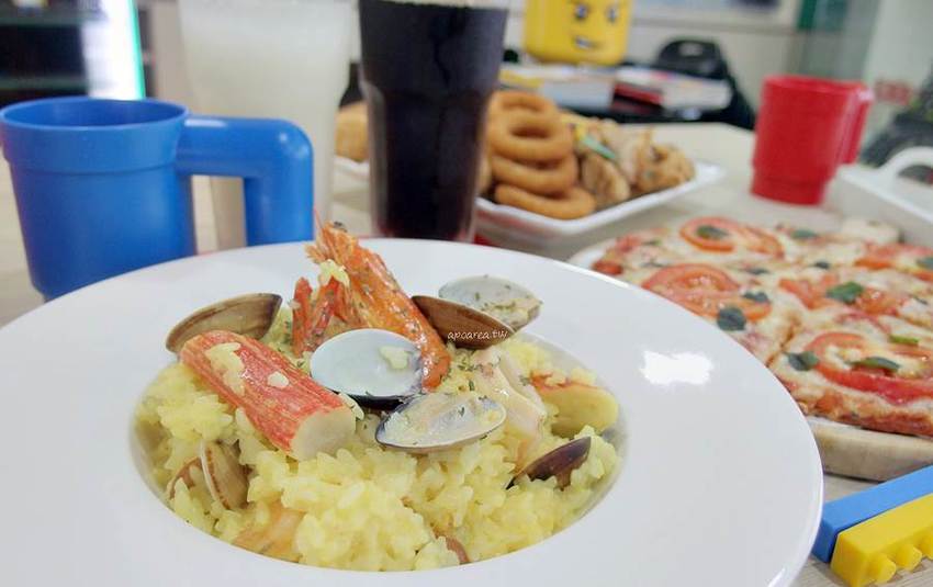 找樂子積木咖啡。隱藏巷弄內的樂高積木主題餐廳，推薦樂高迷必訪，台中友善親子餐廳 - 蘋果話日常