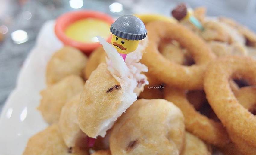 找樂子積木咖啡。隱藏巷弄內的樂高積木主題餐廳，推薦樂高迷必訪，台中友善親子餐廳 - 蘋果話日常