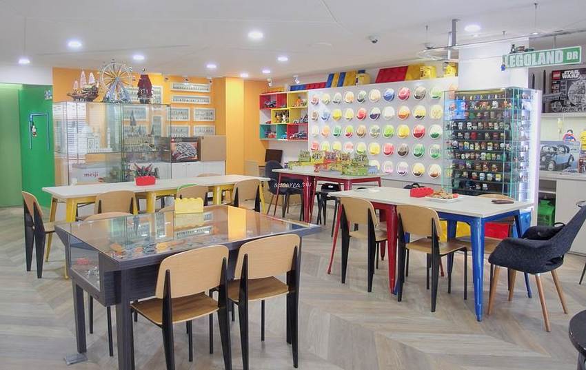 找樂子積木咖啡。隱藏巷弄內的樂高積木主題餐廳，推薦樂高迷必訪，台中友善親子餐廳 - 蘋果話日常