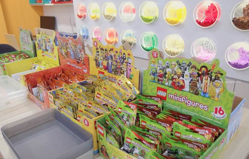 找樂子積木咖啡。隱藏巷弄內的樂高積木主題餐廳，推薦樂高迷必訪，台中友善親子餐廳 - 蘋果話日常