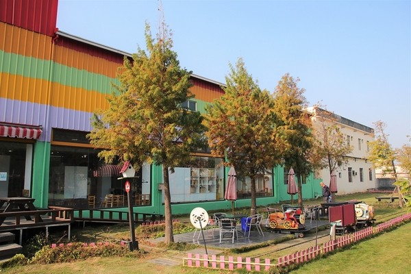 巫家捏麵館：【彰化溪湖景點】巫家捏麵館~搭小火車欣賞整排落羽松，體驗DIY手作樂趣的親子遊