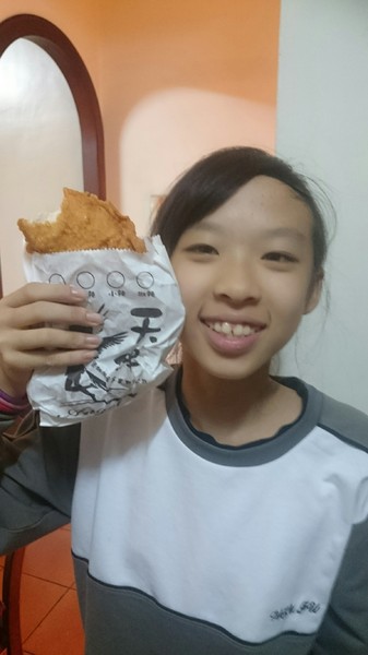 燒日式炒麵麵包天使雞排(新堀江店)：高雄崛江店~排隊美食~天使雞排