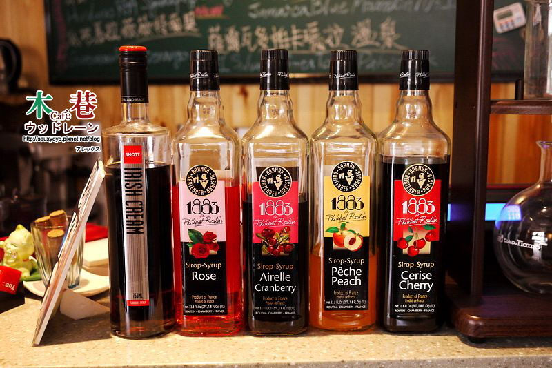 【台中】木巷咖啡-Oaken Cafe ~ 台中逢甲 巷弄轉角中的靜懿空間 享受文藝咖啡香