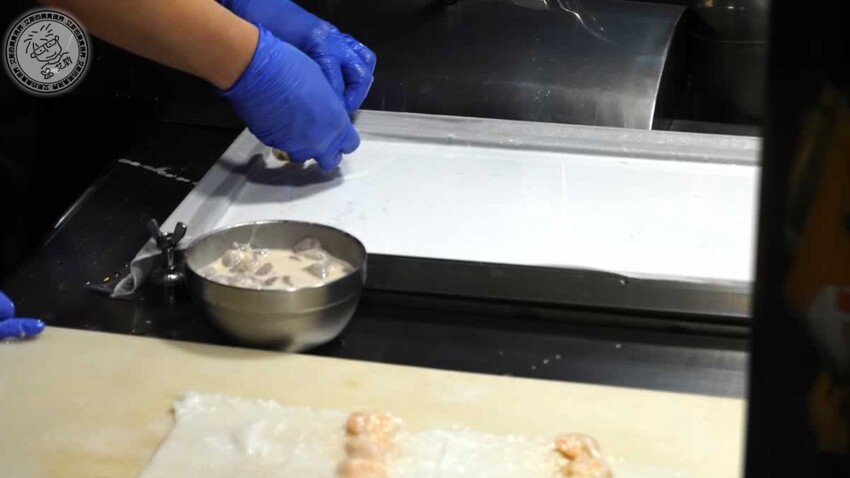 饒河街夜市美食懶人包！台北人必吃心心腸粉、藥燉排骨、烤玉米推薦。