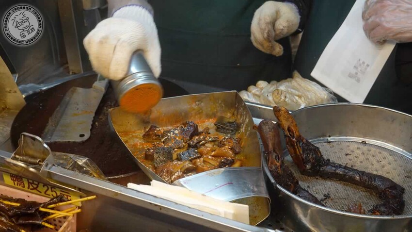 饒河街夜市美食懶人包！台北人必吃心心腸粉、藥燉排骨、烤玉米推薦。