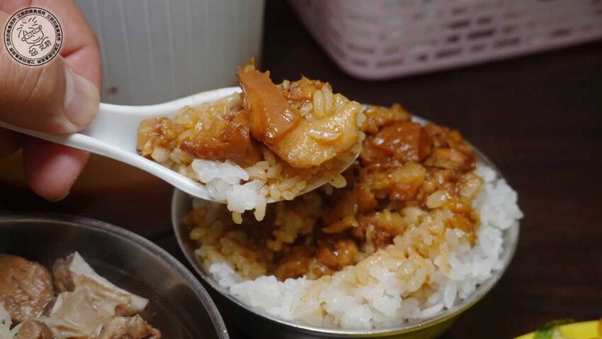 饒河街夜市美食懶人包！台北人必吃心心腸粉、藥燉排骨、烤玉米推薦。