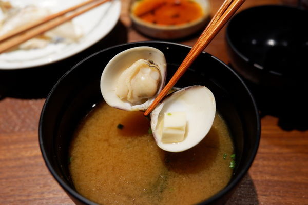 【食記】台北・中山國中｜鮨一Sushi ichi 日式無菜單料理，當天新鮮食材變出一道道驚喜佳餚！高品質握壽司、生魚片讓你呷罷霸！