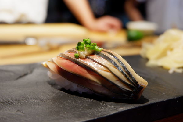 【食記】台北・中山國中｜鮨一Sushi ichi 日式無菜單料理，當天新鮮食材變出一道道驚喜佳餚！高品質握壽司、生魚片讓你呷罷霸！