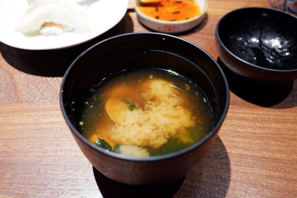 【食記】台北・中山國中｜鮨一Sushi ichi 日式無菜單料理，當天新鮮食材變出一道道驚喜佳餚！高品質握壽司、生魚片讓你呷罷霸！