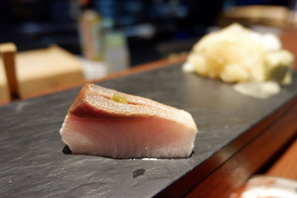 【食記】台北・中山國中｜鮨一Sushi ichi 日式無菜單料理，當天新鮮食材變出一道道驚喜佳餚！高品質握壽司、生魚片讓你呷罷霸！