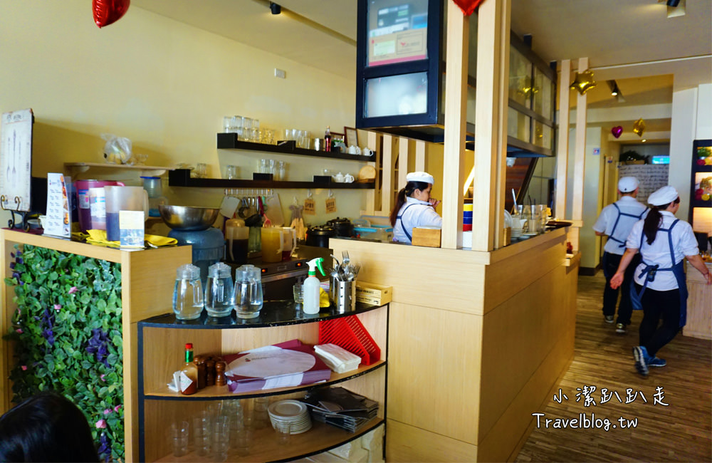 台中一日遊》IG打卡景點.中科美食.踏青.溜小孩.免費景點一次滿足!推薦路線:米蘭街義式小館+中科商圈假日文創市集+台中都會公園+ UNO貨櫃市集 - 小潔趴趴走旅遊札記