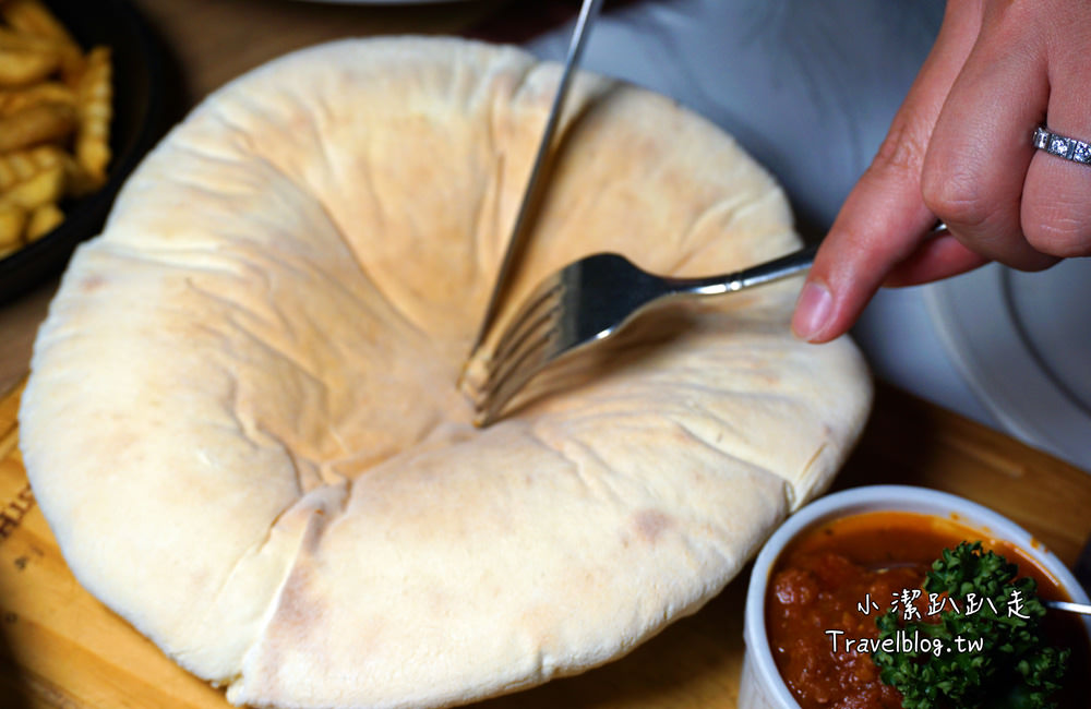 台中一日遊》IG打卡景點.中科美食.踏青.溜小孩.免費景點一次滿足!推薦路線:米蘭街義式小館+中科商圈假日文創市集+台中都會公園+ UNO貨櫃市集 - 小潔趴趴走旅遊札記