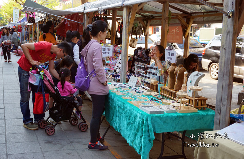 台中一日遊》IG打卡景點.中科美食.踏青.溜小孩.免費景點一次滿足!推薦路線:米蘭街義式小館+中科商圈假日文創市集+台中都會公園+ UNO貨櫃市集 - 小潔趴趴走旅遊札記