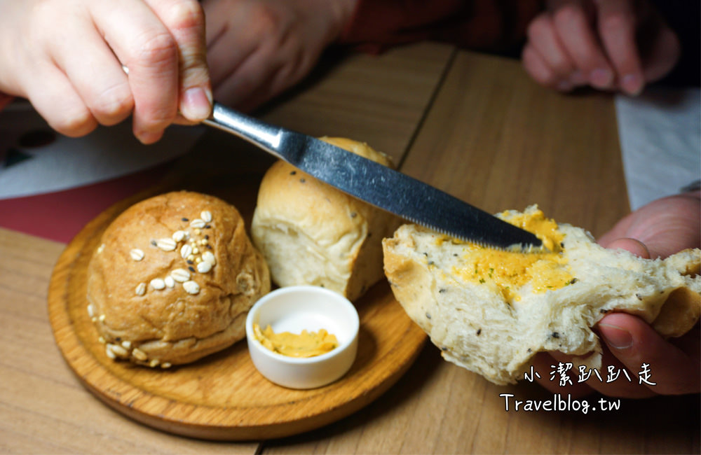 台中一日遊》IG打卡景點.中科美食.踏青.溜小孩.免費景點一次滿足!推薦路線:米蘭街義式小館+中科商圈假日文創市集+台中都會公園+ UNO貨櫃市集 - 小潔趴趴走旅遊札記